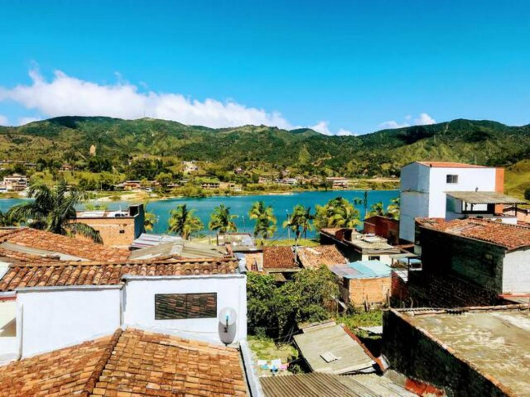Aptos Vista Al Embalse, Frente Al Lago, Restaurantes, Bares Guatapé Eksteriør billede